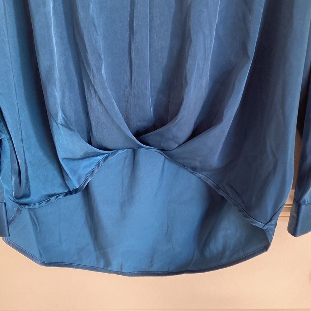 Crescent Pullover Long Sleeve Blouse‎ Top Womens Size Small Blue High Low - Picture 4 of 8